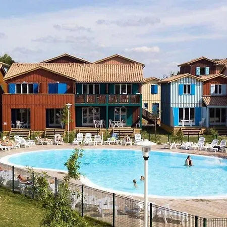 Situe Au Port Avec Piscine *
