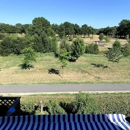 Situe Au Port Avec Piscine *