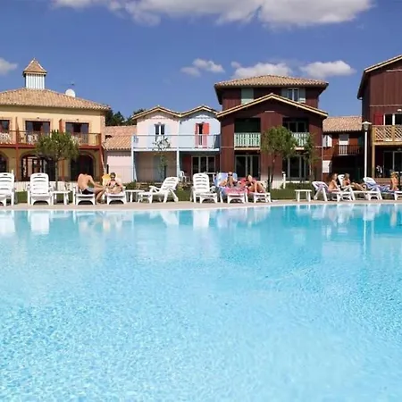 Situe Au Port Avec Piscine *